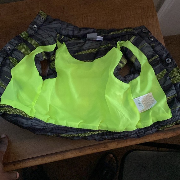 Camo and lime green bubble vest - Picture 2 of 2